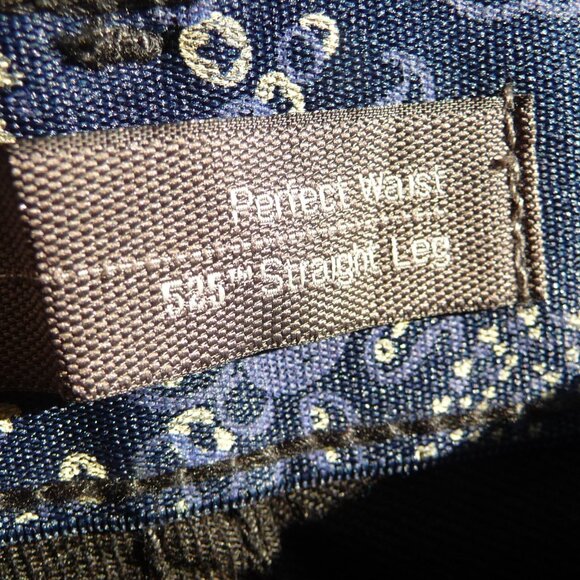 Levi's 525 Perfect Waist Straight Leg Jeans 31X32 - Picture 8 of 12